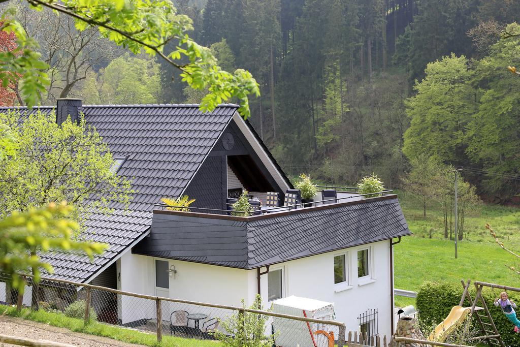 Ferienwohnung Kraehling Schmallenberg Pokoj fotografie